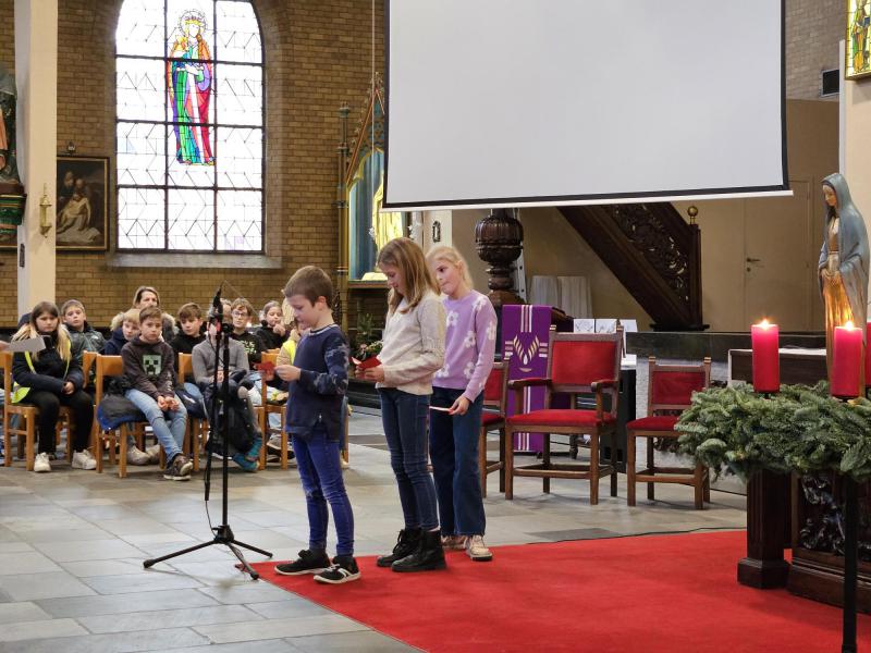 kerstviering met de leerlingen van de school De Regenboog in Zwevezele 