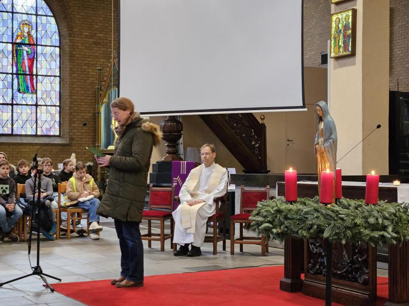 kerstviering met de leerlingen van de school De Regenboog in Zwevezele 