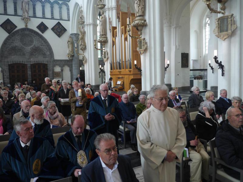 Aanbrengen van de offergaven © Brugge-Mariastad vzw