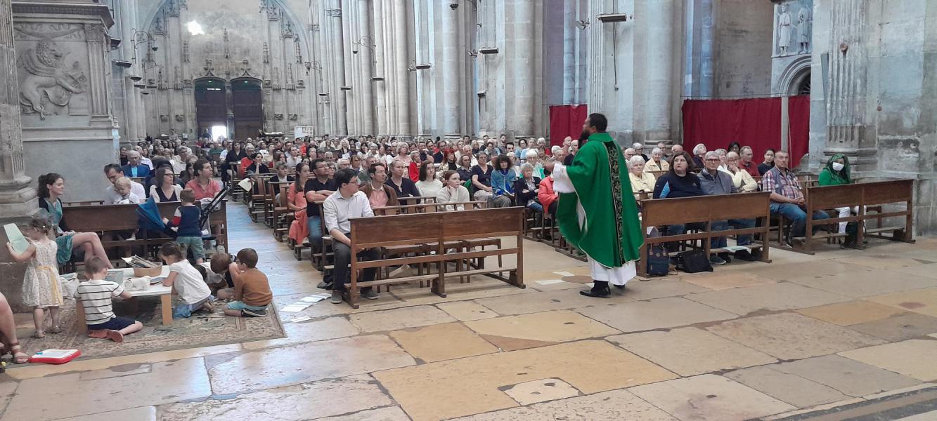 De misdienaars staan klaar © T Poorters