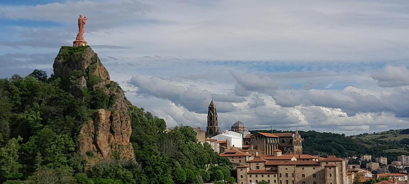 Panorama Le Puy-en-Velay © T Poorters