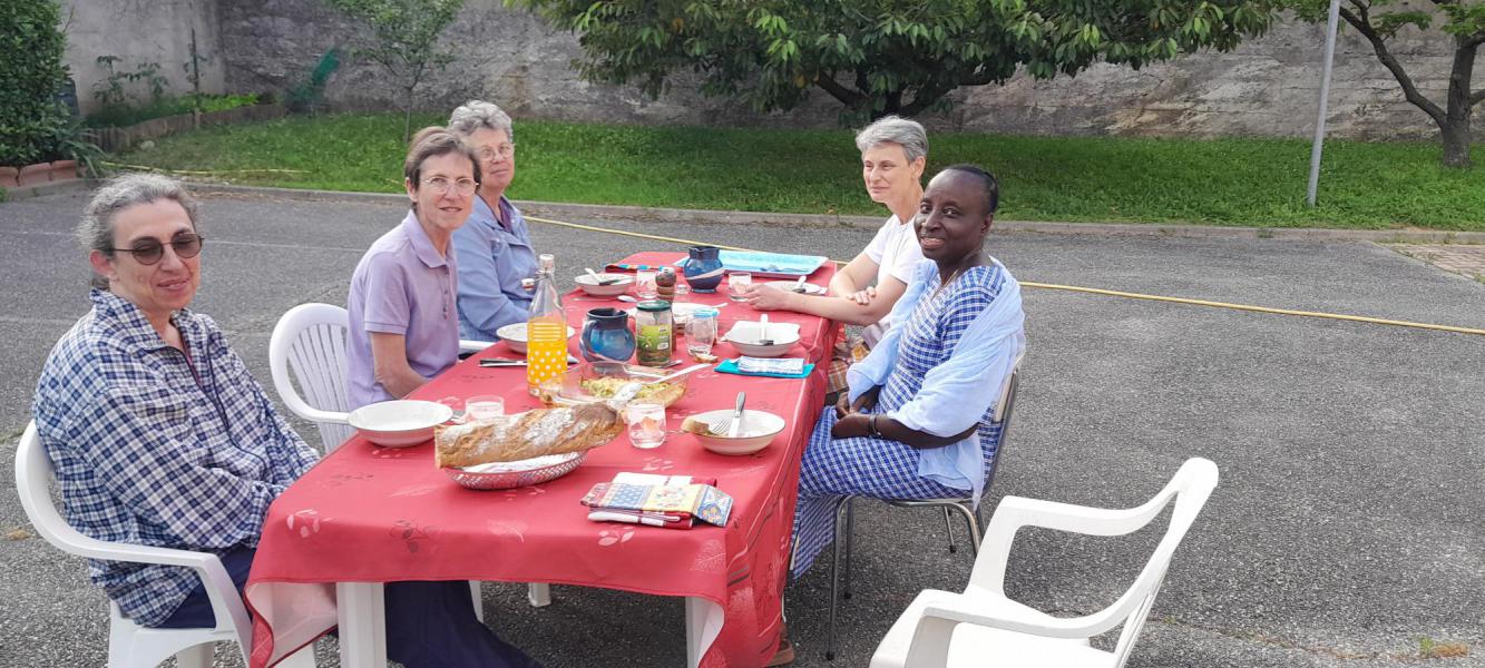 Dank u wel gastvrije Zusters van Sint-Jozef in Saint-Péray © T Poorters