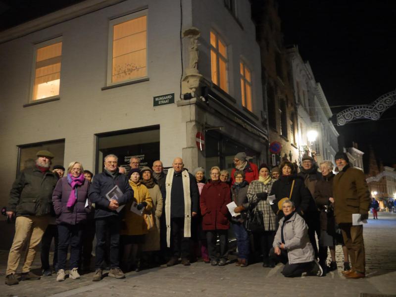 De trouwe belangstellenden waren ondanks de kou present. © Brugge-Mariastad vzw