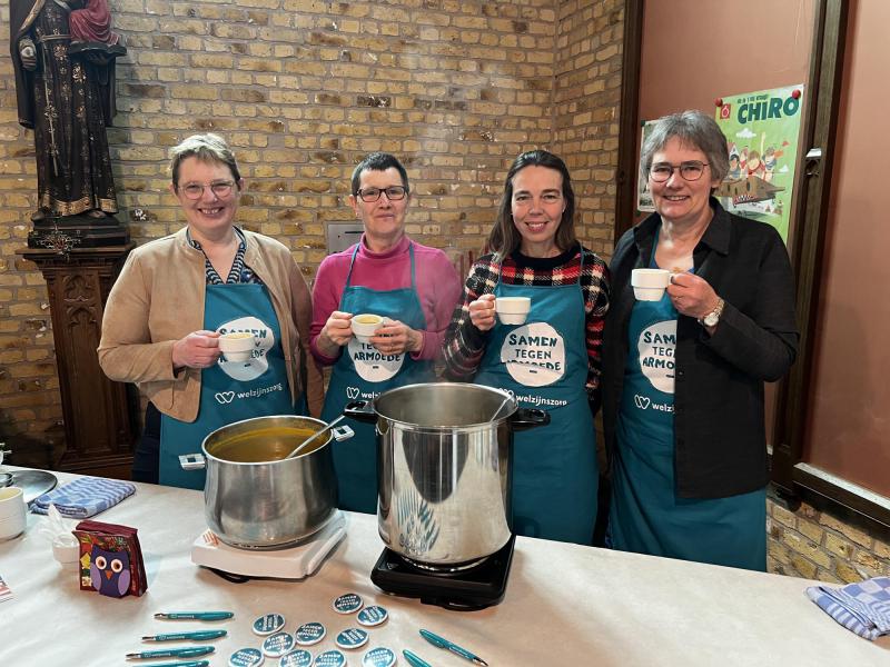 Mieke, Ann, Ann en Ann alias Mieke en de koffie(k)Annen organiseerden een soep-op-de-stoepactie in onze Sint-Hadrianuskerk van Handzame © Pastorale Eenheid O.L.V. Krekedal Kortemark