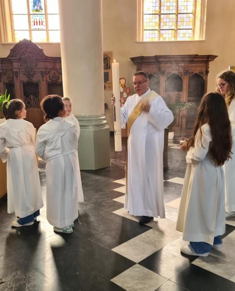Paasviering in de Sint-Amanduskerk te Wingene 