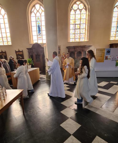 Paasviering in de Sint-Amanduskerk te Wingene 