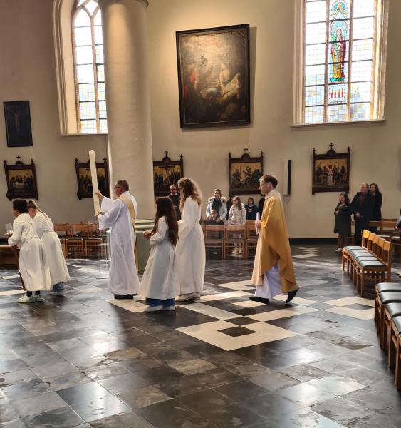 Paasviering in de Sint-Amanduskerk te Wingene 