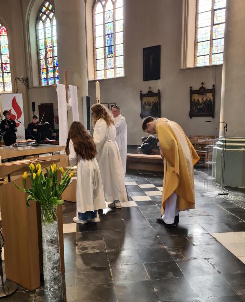 Paasviering in de Sint-Amanduskerk te Wingene 