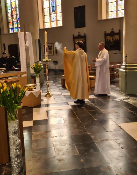Paasviering in de Sint-Amanduskerk te Wingene 
