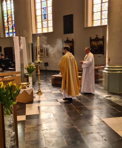 Paasviering in de Sint-Amanduskerk te Wingene 