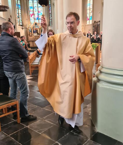 Paasviering in de Sint-Amanduskerk te Wingene 