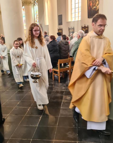 Paasviering in de Sint-Amanduskerk te Wingene 