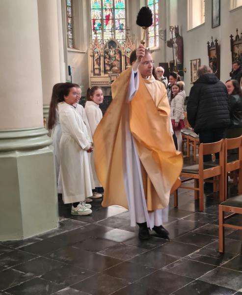 Paasviering in de Sint-Amanduskerk te Wingene 