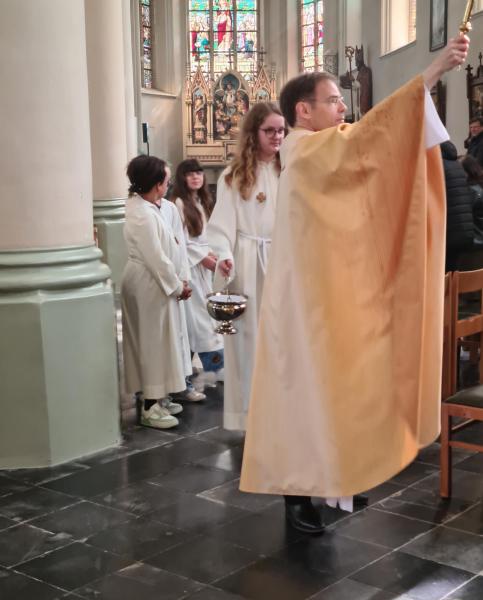 Paasviering in de Sint-Amanduskerk te Wingene 