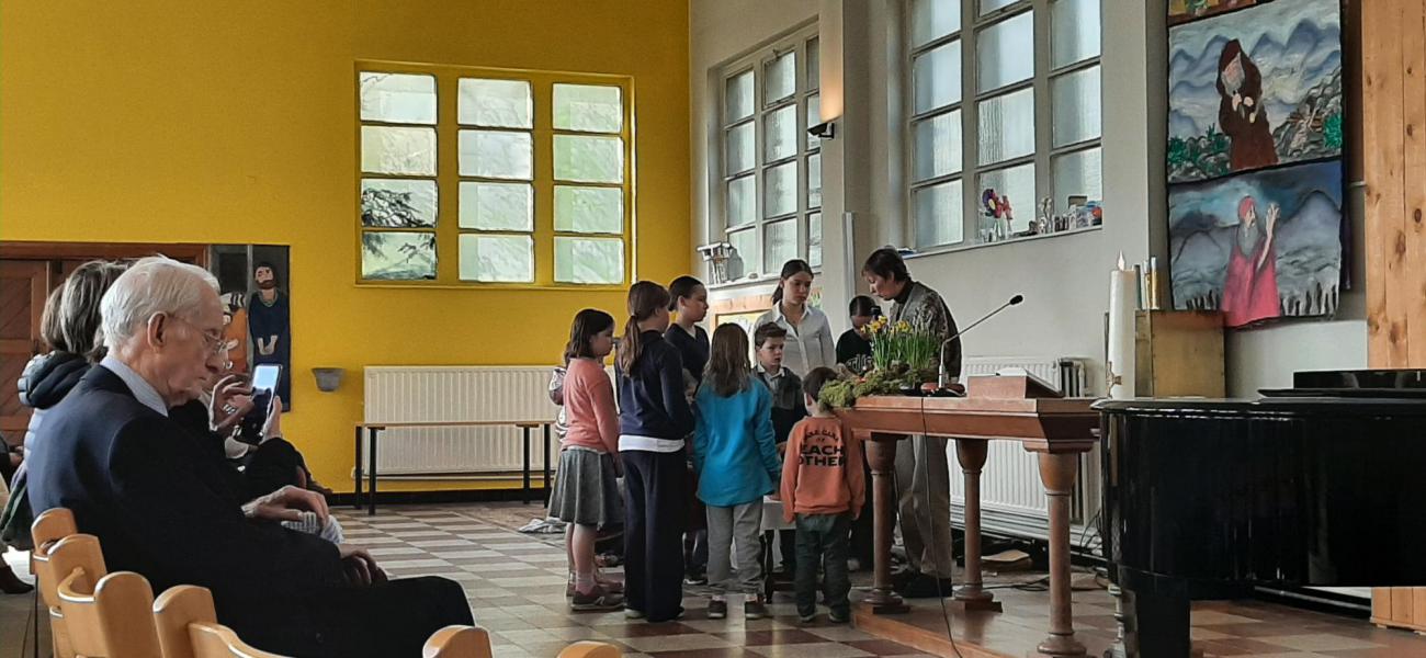 Kinderen tijdens viering 