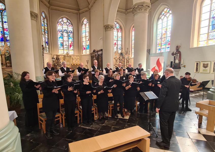Paasviering in de Sint-Amanduskerk te Wingene 