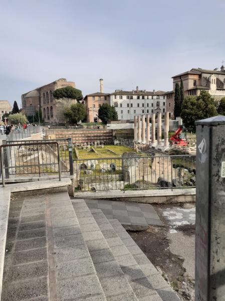 Rome-bedevaart Sint-Corneliusparochie Ninove - 8-11 april 2024 - Forum Romanum © Begga De Smet