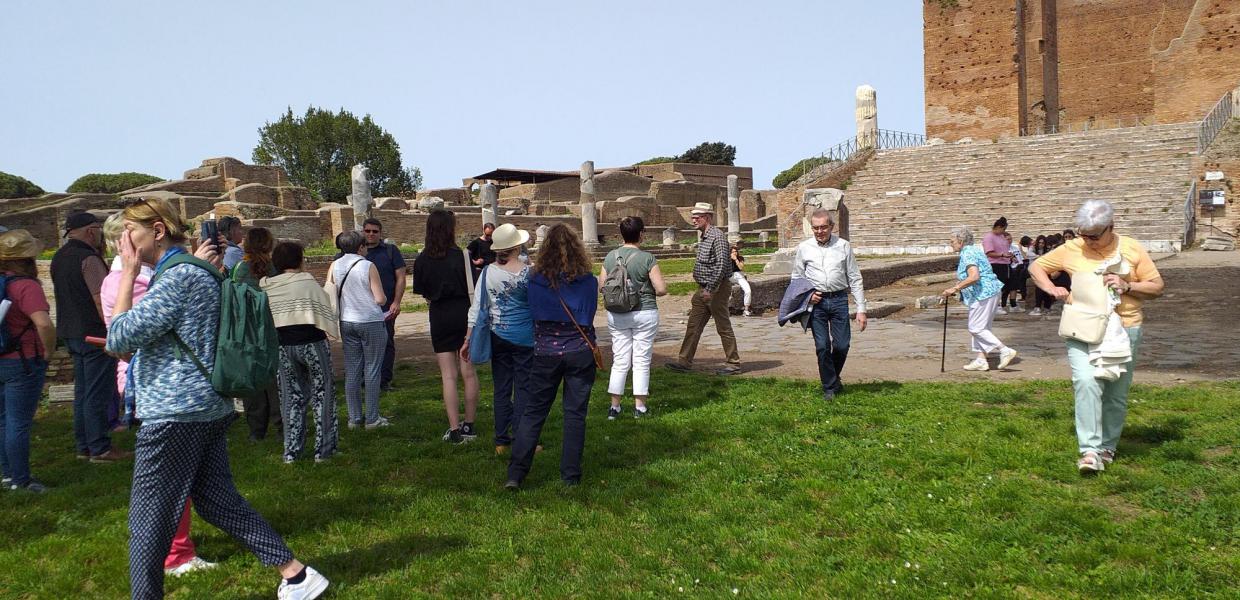 Rome-bedevaart Sint-Corneliusparochie Ninove - 8-11 april 2024 - Ostia Antica © Carina Servranckx