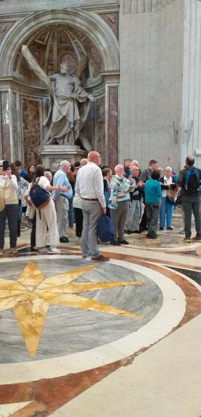 Rome-bedevaart Sint-Corneliusparochie Ninove - 8-11 april 2024 - Sint-Pietersbasiliek © Carina Servranckx