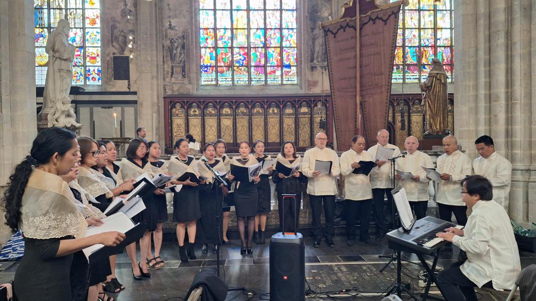 Internationale viering 16 juni Antwerpen: koor © Ninia Lucas voor Bisdom Antwerpen