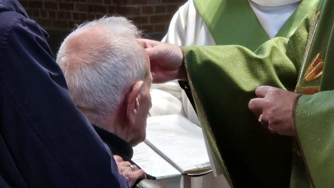 Ziekenzalving 2 © Dirk Adams