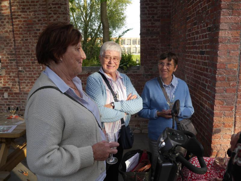 Zusters van Het Geloof (midden en rechts) woonden de inzegening bij © Brugge-Mariastad vzw
