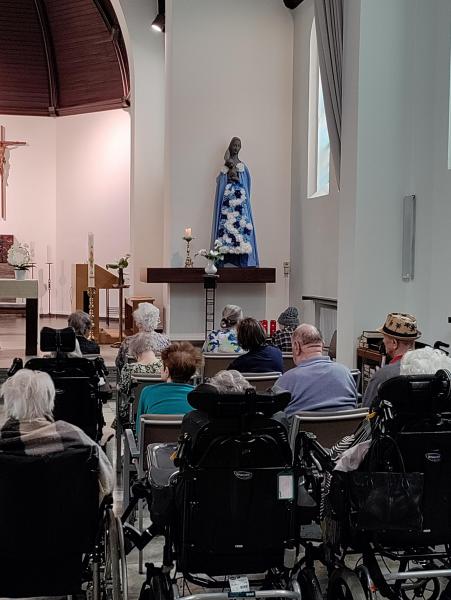 De hele meimaand zijn er bezinningsmomenten, vieringen, een bedevaart, ... ter ere van Maria © Evelyne Raes
