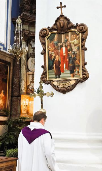 Goede Vrijdag - Kruisweg in de Abdijkerk Ninove © Philippe Meyer