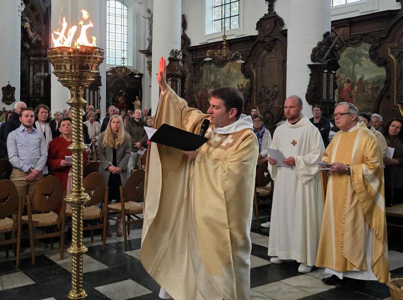 Paaswake 2025 in de Abdijkerk Ninove © Philippe Meyer