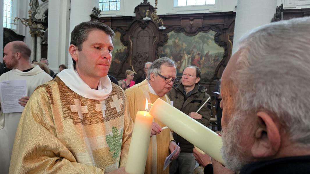 Paaswake 2025 in de Abdijkerk Ninove © Philippe Meyer