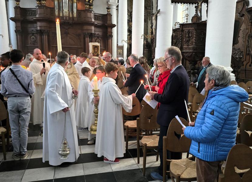 Paaswake 2025 in de Abdijkerk Ninove © Philippe Meyer