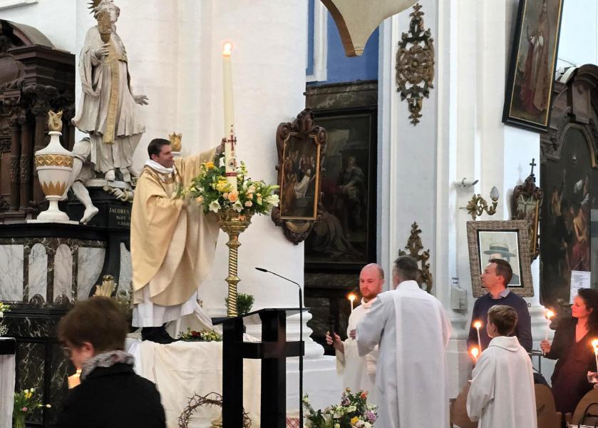 Paaswake 2025 in de Abdijkerk Ninove © Philippe Meyer
