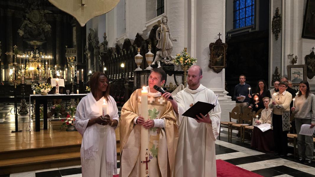 Paaswake 2025 in de Abdijkerk Ninove © Philippe Meyer