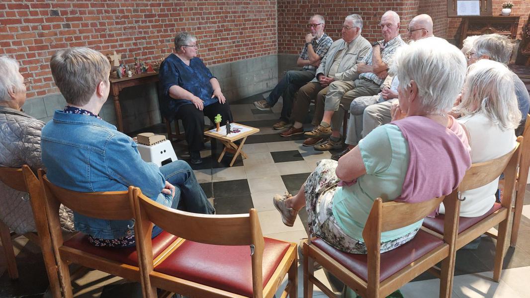 Bezinnings- en ontmoetingscafé staat stil bij Pater Damiaan 2 © Dirk Adams