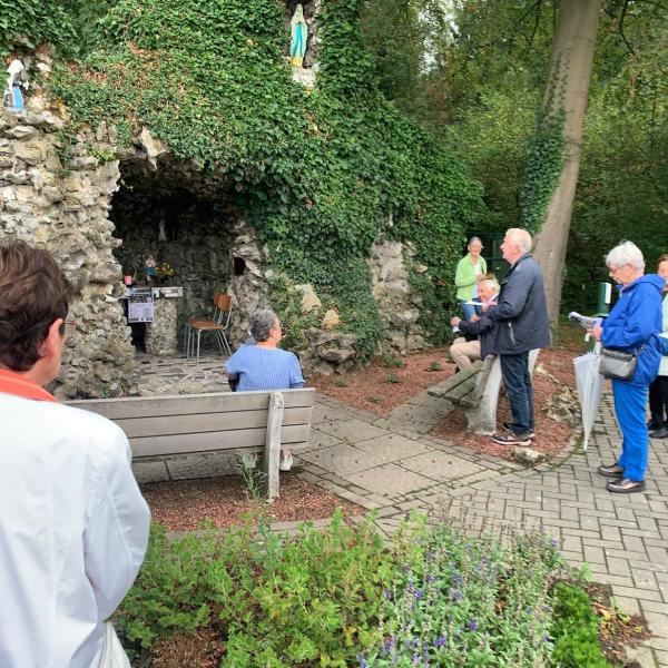 Pelgrims-wandeling bij Grot Schoonbeek 