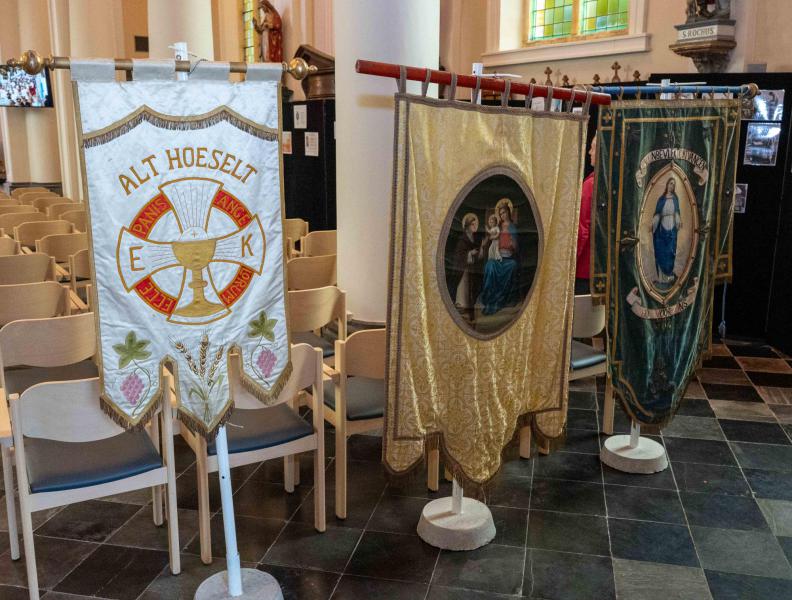 sacramentsprocessie Alt-Hoeselt © E. Merckx