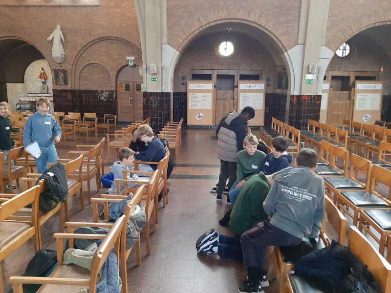 De vormelinegn leren pater Damiaan kennen 