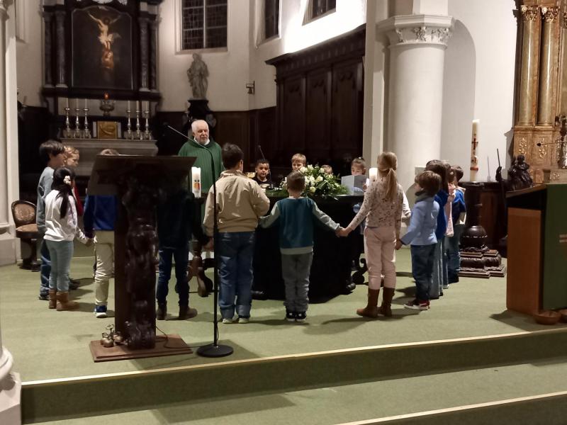 We bidden samen het "Onze Vader" 