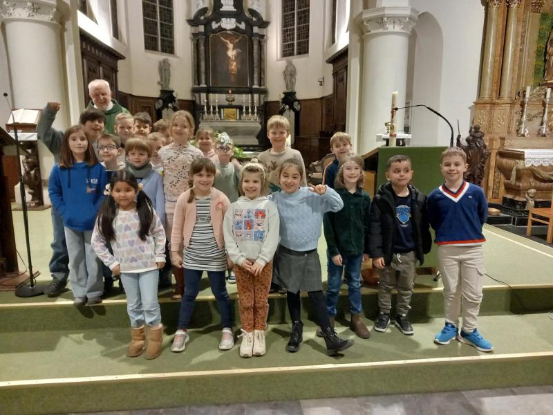 Groepsfoto van de eerste communicanten © Groepsfoto van de eerste communoicanten