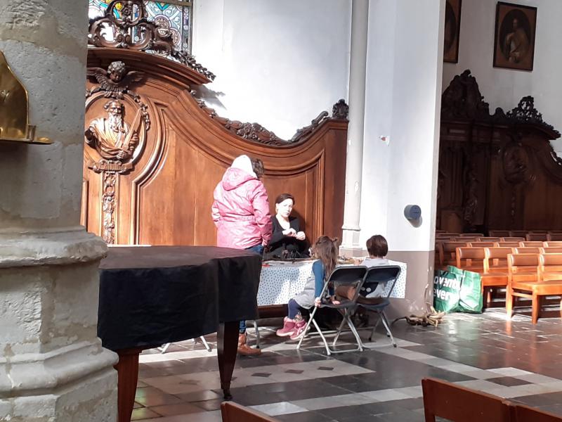 Een draad plooien en zo je naam schrijven © rb