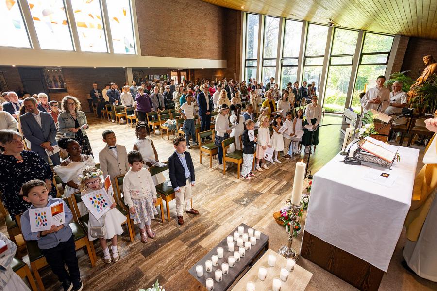 Een stralende dag voor de 17 communicanten van Leuven-Centrum © Kris Vandenbosch