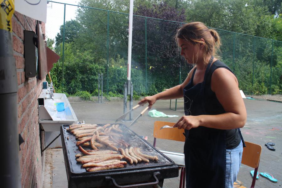 Kookmoeder Vicky aan de braadpan 