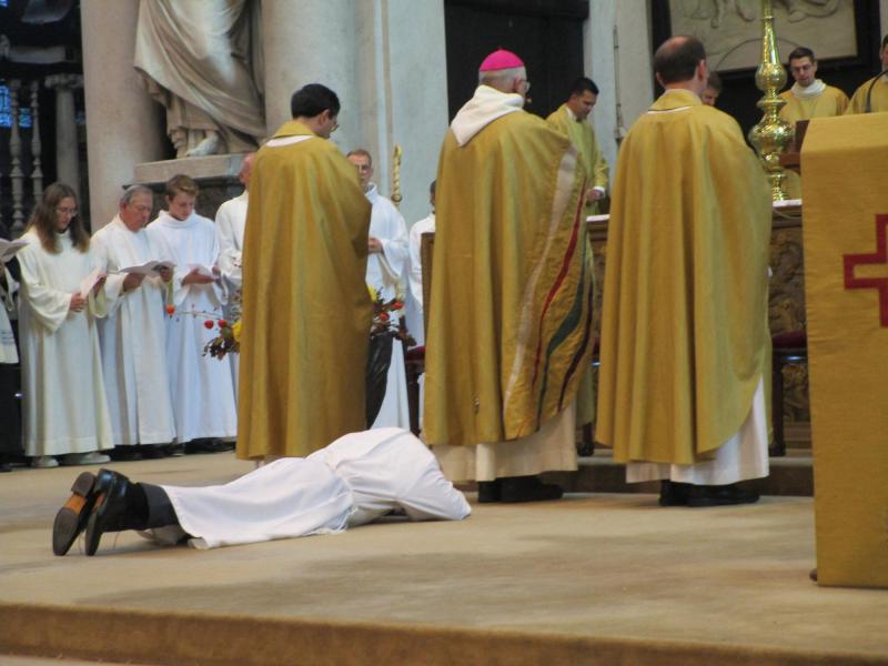 Diakenwijding Hylco Meirlaen - zondag 27 oktober 2024 in de Sint-Baafskathedraal te Gent © Michèle Beckers