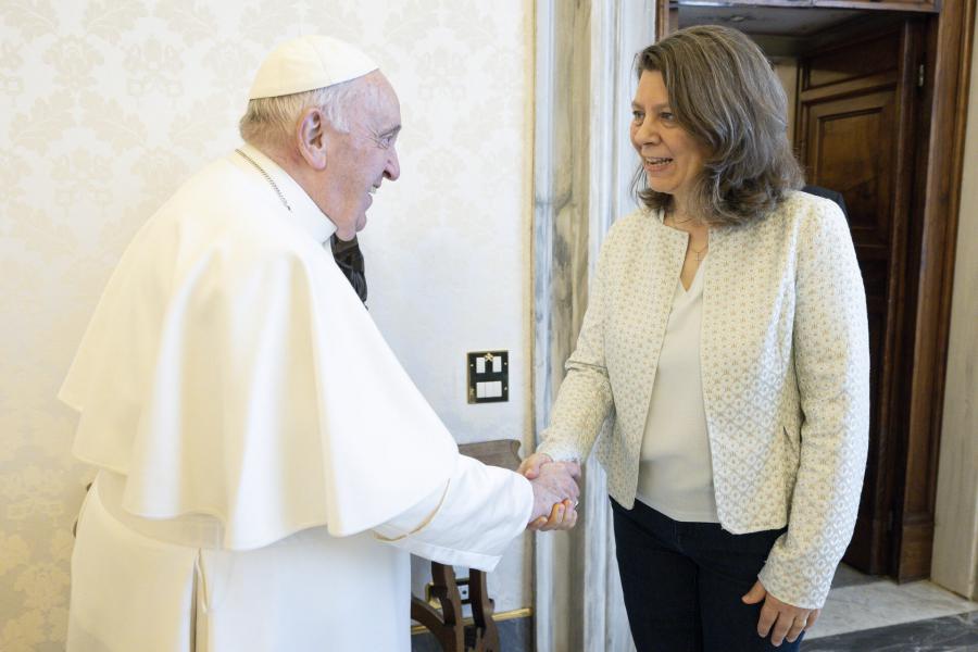 Bénédicte Lemmelijn en de Pauselijke Bijbelcommissie © Vatican Media