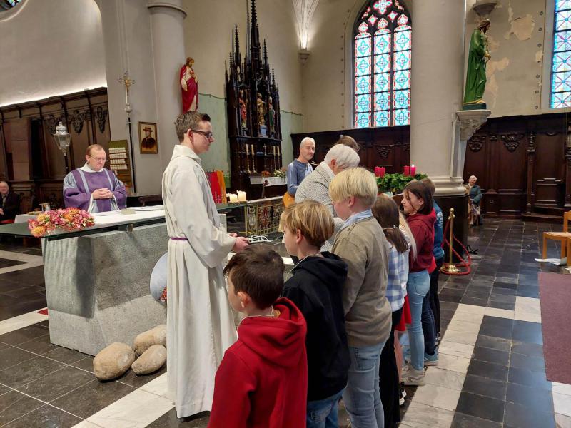 Naamopgave & Kruisoplegging vormelingen Mere 