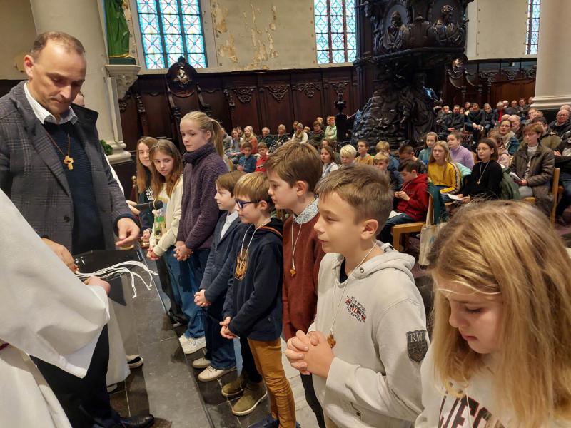 Naamopgave & Kruisoplegging vormelingen Mere 