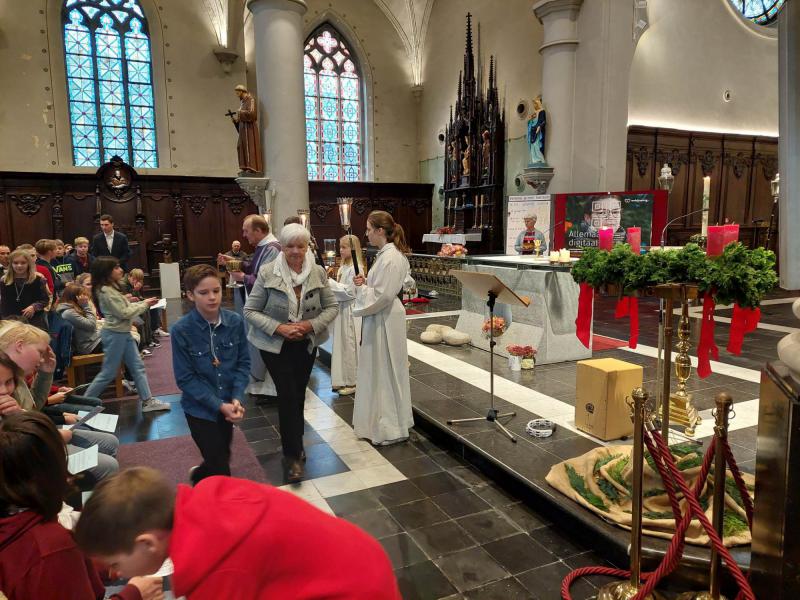 Naamopgave & Kruisoplegging vormelingen Mere 