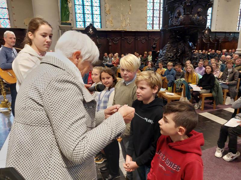 Naamopgave & Kruisoplegging vormelingen Mere 