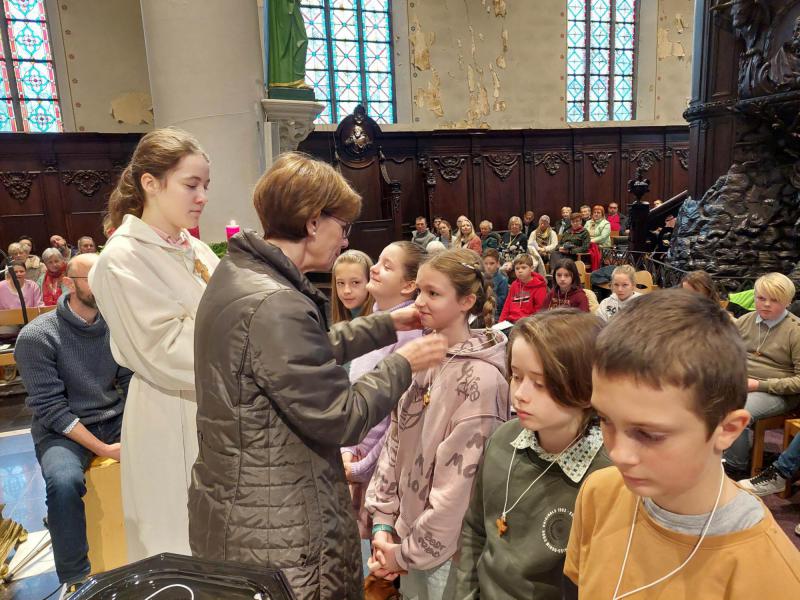 Naamopgave & Kruisoplegging vormelingen Mere 