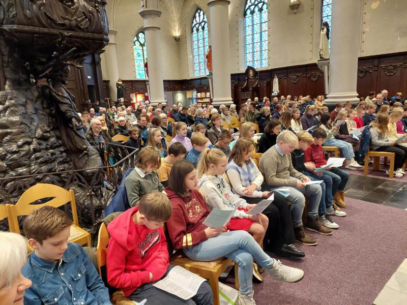 Naamopgave & Kruisoplegging vormelingen Mere 